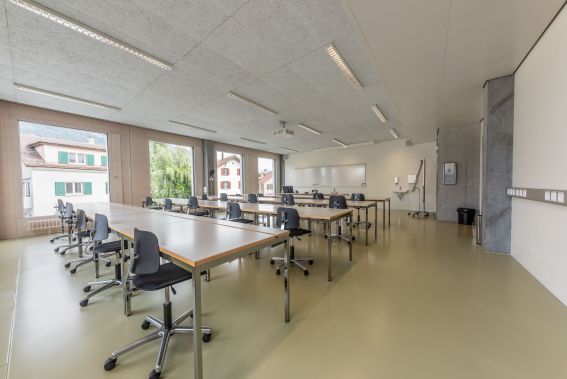 Schulzimmer gross 2